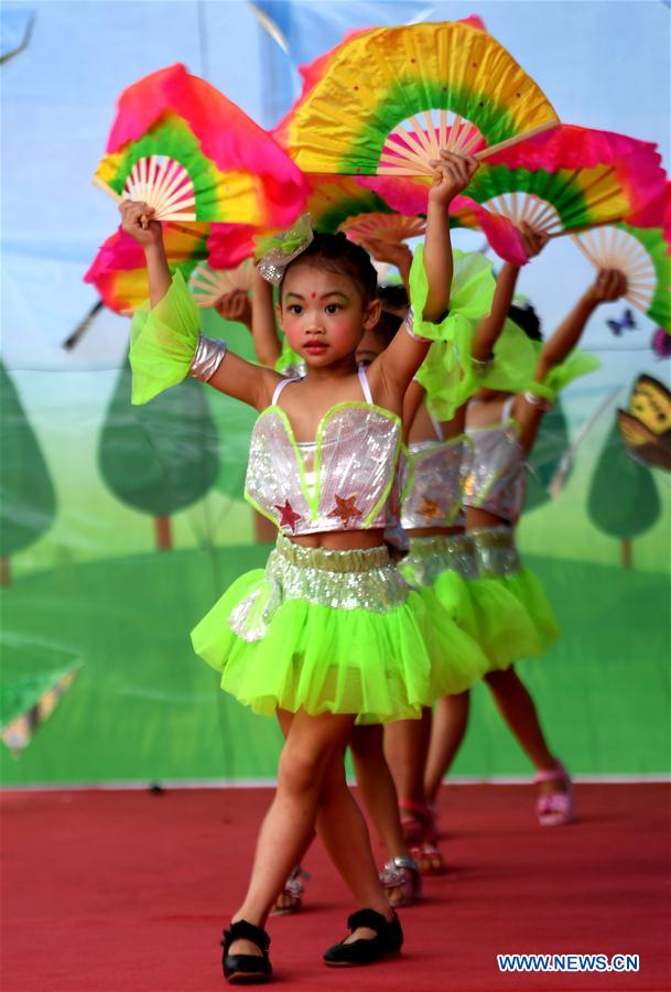 CHINA-GUANGXI-QINZHOU-CHILDREN'S DAY-DANCE(CN)