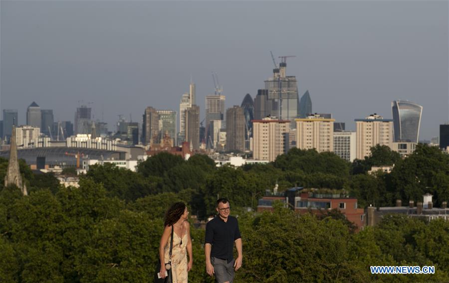 BRITAIN-LONDON-WEATHER-SUMMER-HEAT