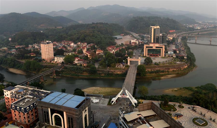 Xinhua Headlines: China's border areas at forefront of opening-up