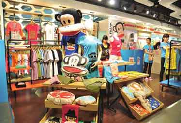 江蘇無(wú)錫家樂(lè)福銷售山寨"大嘴猴"引不滿