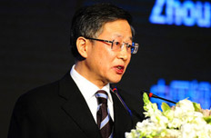 銀監會副主席周慕冰