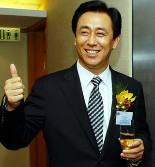 許家印:“中國足球救贖者”