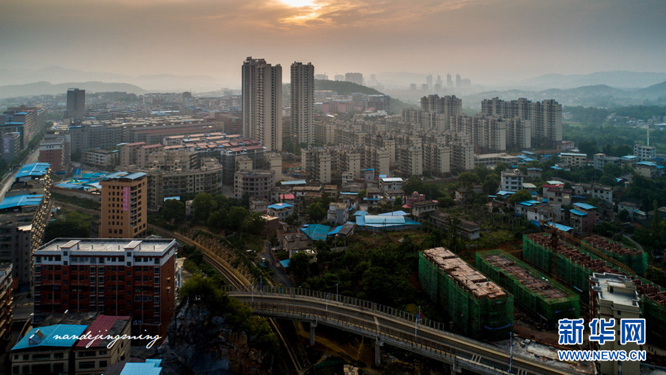 改革開放40年，縣城變化令人驚