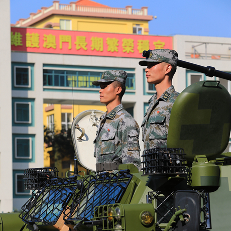 霓虹燈下的蓮花衛(wèi)士&mdash;&mdash;記駐澳門部隊(duì)某裝甲步兵連