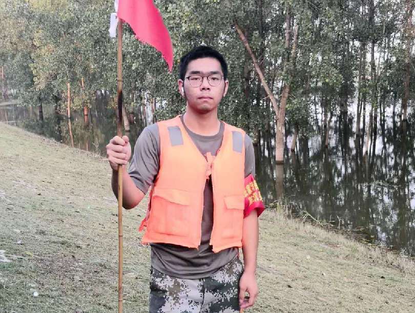 &ldquo;才下高考考場就上防汛&lsquo;戰(zhàn)場&rsquo;&rdquo;周亮宇