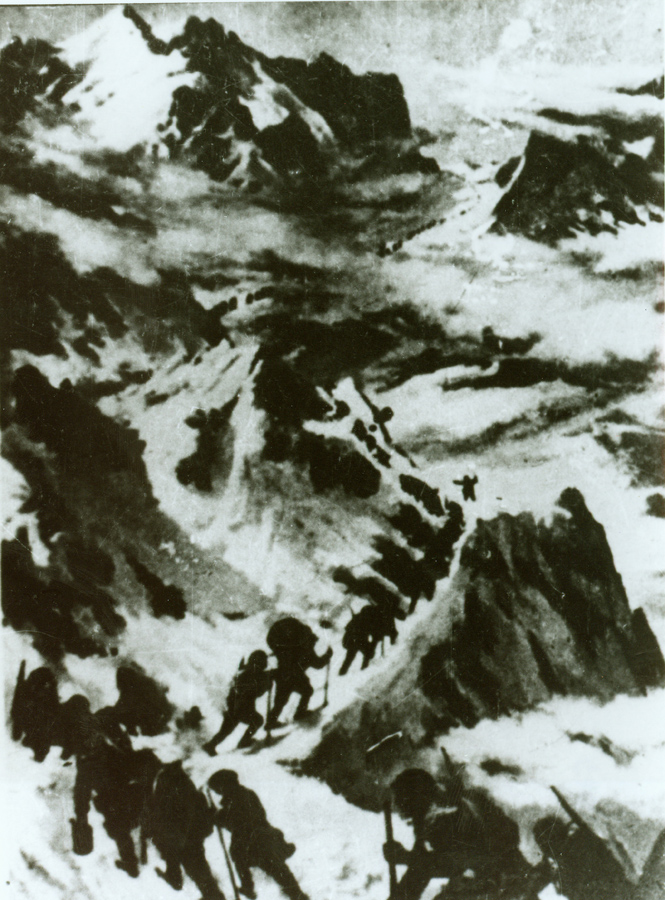 ↑資料圖片:紅軍過打鼓山。(圖片由陸軍第16集團(tuán)軍某紅軍團(tuán)提供) ↑資料圖片:紅軍過打鼓山。(圖片由陸軍第16集團(tuán)軍某紅軍團(tuán)提供)