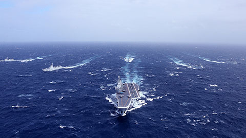 中國航母編隊南海訓練 成功起降&ldquo;殲&mdash;15&rdquo;