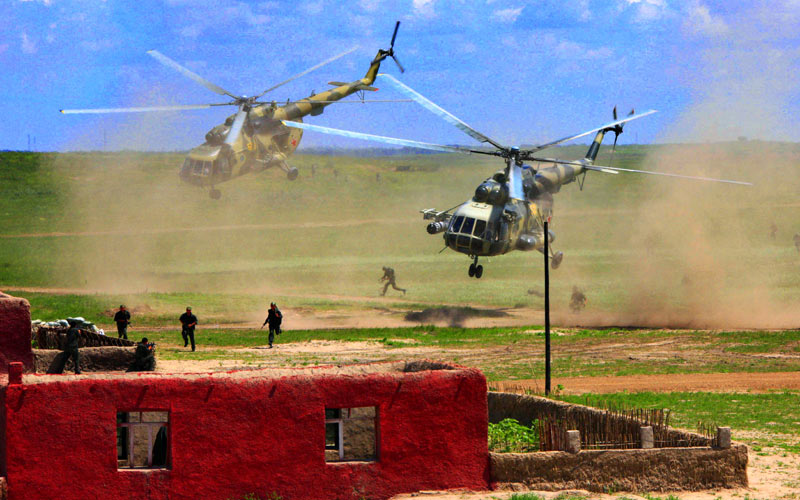 查春明作品：和平使命&mdash;2009&rdquo;中俄聯(lián)合反恐軍事演習(xí)實兵演練