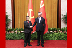 李希同老撾人革黨中央政治局委員、中央紀(jì)委書(shū)記、國(guó)家監(jiān)察總署署長(zhǎng)坎潘舉行會(huì)談