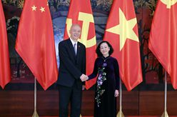 蔡奇同越共中央政治局委員、中央書(shū)記處常務(wù)書(shū)記張氏梅舉行會(huì)談