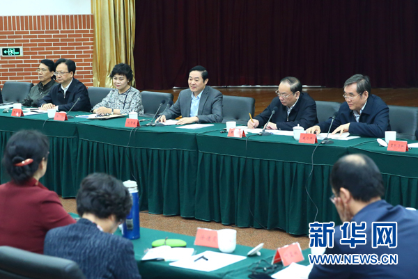 4月12日，中共中央政治局委員、中央書記處書記、中宣部部長劉奇葆在北京出席&ldquo;走向世界的中國兒童文學&rdquo;座談會并講話。 新華社記者丁海濤攝