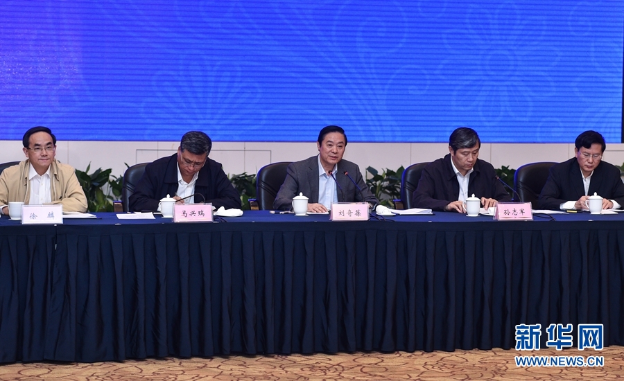 5月12日，中宣部在深圳召開以新發(fā)展理念引領文化改革發(fā)展座談會。中共中央政治局委員、中央書記處書記、中宣部部長劉奇葆出席會議并講話。新華社記者 毛思倩 攝