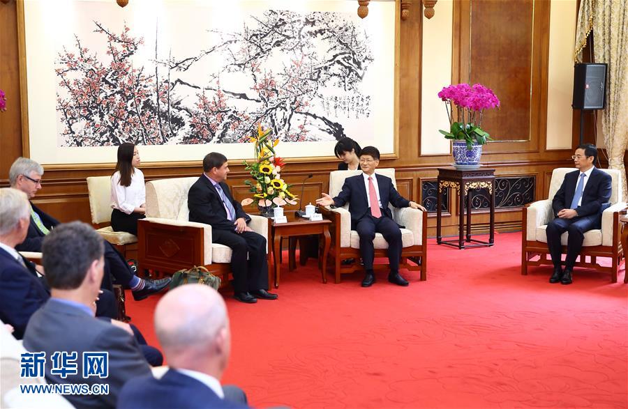 (XHDW)孟建柱會(huì)見(jiàn)首次中加高級(jí)別國(guó)家安全與法治對(duì)話(huà)加方代表團(tuán)