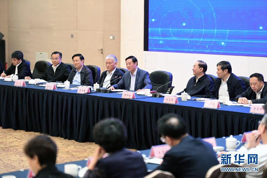 5月11日，中宣部在深圳召開深化文化體制改革座談會。中共中央政治局委員、中央書記處書記、中宣部部長劉奇葆出席會議并講話。 新華社記者張領(lǐng) 攝