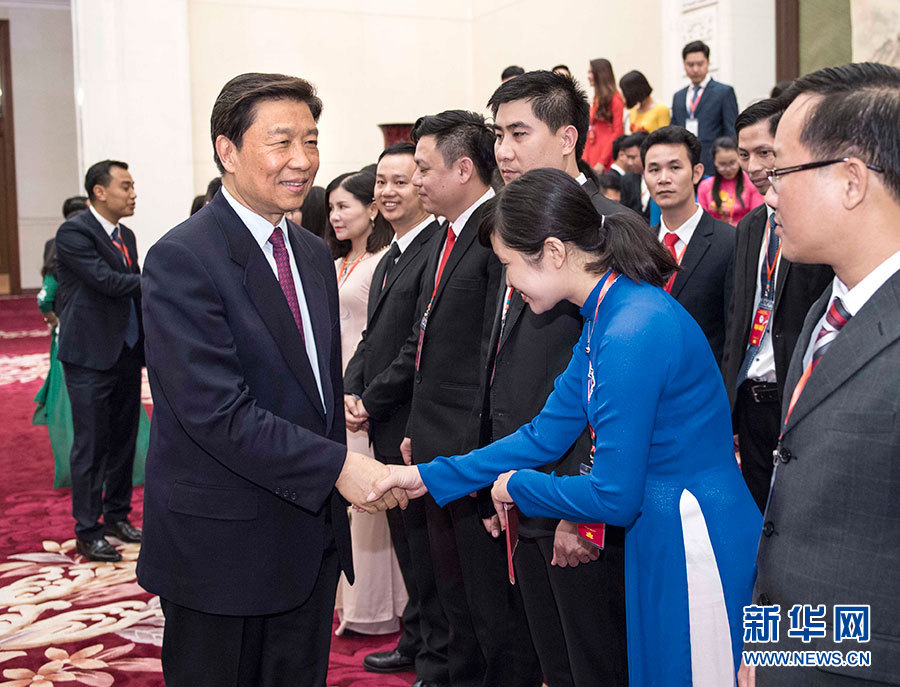 5月22日，中共中央政治局委員、國家副主席李源潮在北京會見越南胡志明共青團中央書記處第一書記黎國鋒率領的越南青年代表團。 新華社記者李濤 攝