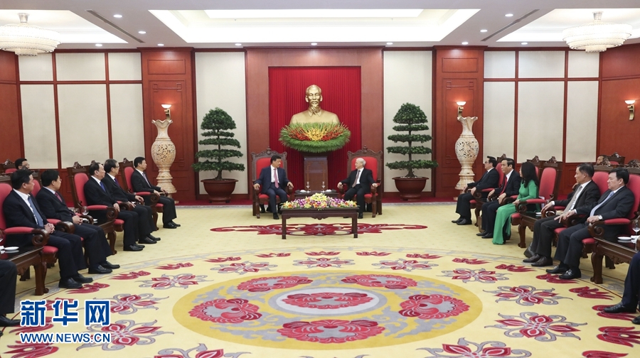 應越南共產黨邀請，中共中央政治局常委、中央書記處書記劉云山9月18日至19日對越南進行正式訪問。這是9月18日，劉云山在河內會見越共中央總書記阮富仲。 新華社記者 龐興雷 攝