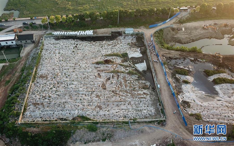 （新華視點&middot;圖文互動）（1）中央督察兩年有的絲毫未改，有的不減反增&mdash;&mdash;江蘇泰興數萬噸化工廢料和污泥堆放長江邊調查