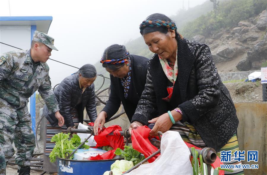 （圖文互動）（5）特寫：&ldquo;八一&rdquo;禮物，飛向云端哨所