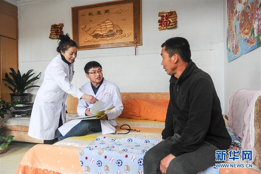 （新華全媒頭條&middot;圖文互動）（10）以生命的名義&mdash;&mdash;獻給首個&ldquo;中國醫師節&rdquo; 