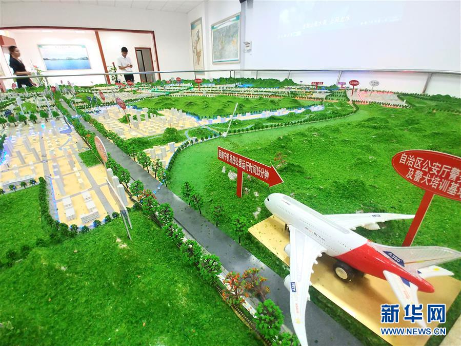 （在習(xí)近平新時代中國特色社會主義思想指引下&mdash;&mdash;新時代新作為新篇章&middot;圖文互動）（1）廣西扶綏：三大園區(qū)撬動工業(yè)發(fā)展 擔(dān)當(dāng)作為爭創(chuàng)縣域標(biāo)兵