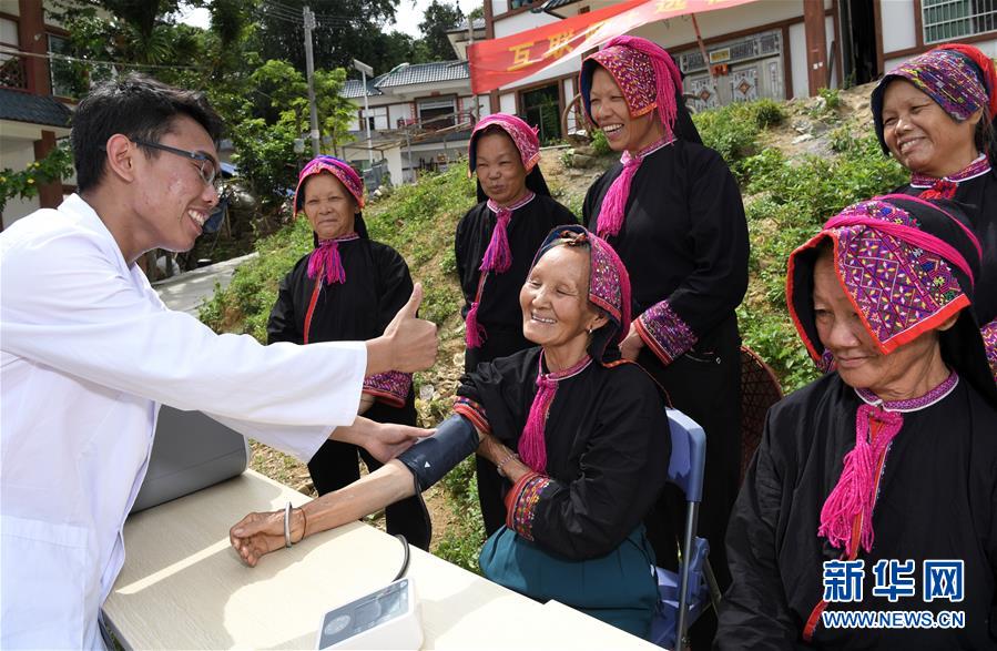 (奮進(jìn)新時(shí)代·迎接兩會(huì))(6)共享發(fā)展——向共同富裕方向穩(wěn)步前進(jìn)