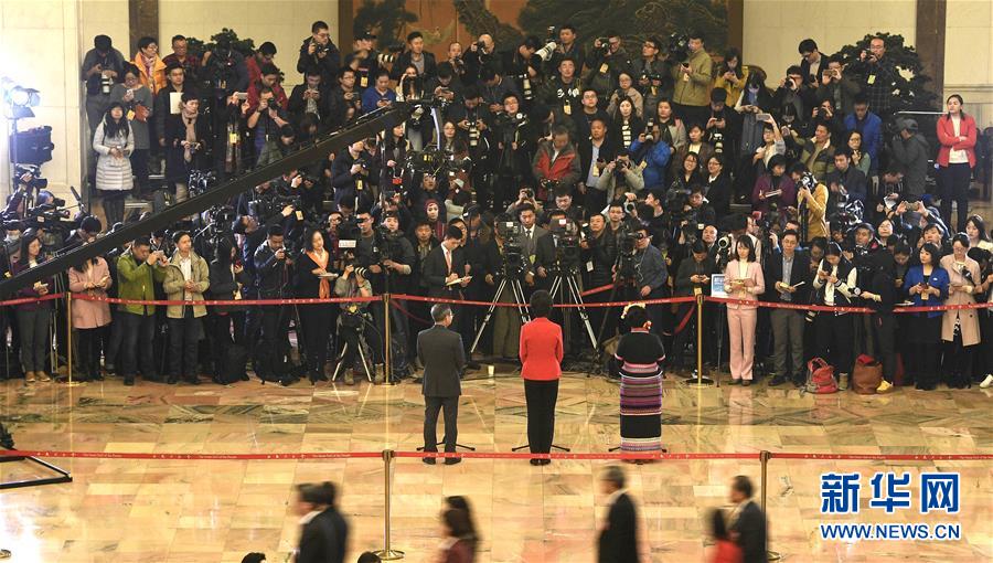 （兩會&middot;政協開幕）（16）全國政協委員接受采訪