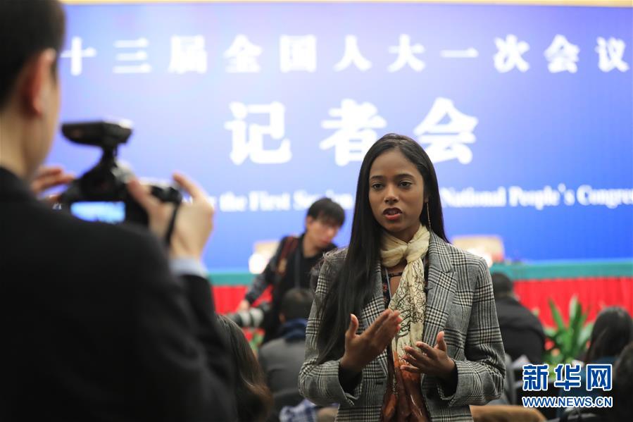 （兩會(huì)&middot;新華網(wǎng)）（4）外交部部長(zhǎng)王毅答記者問