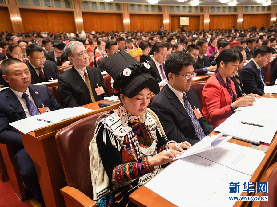 （兩會&middot;基層代表履職故事）（1）全國人大代表喬進雙梅：&ldquo;花間&rdquo;繡出美麗人生