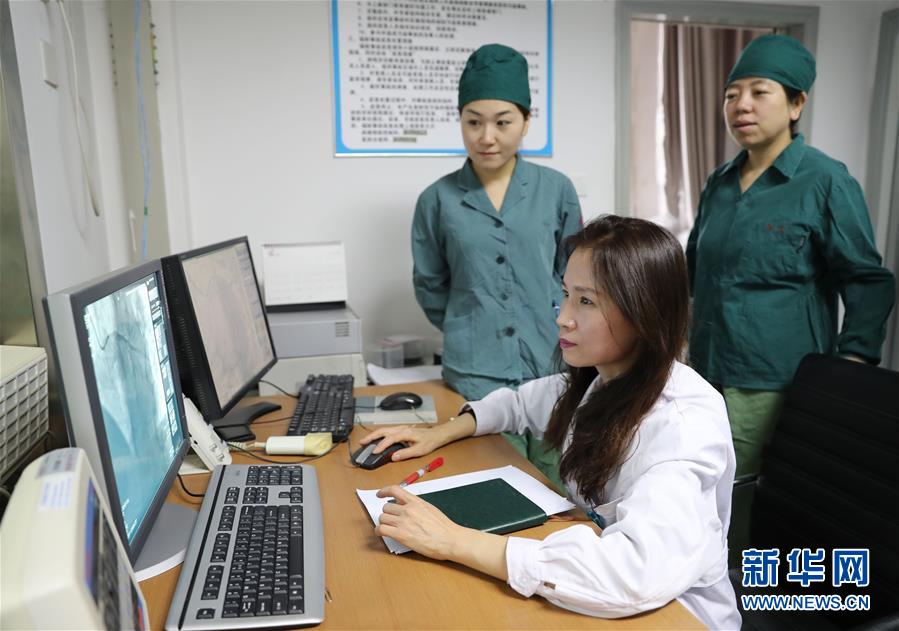 (兩會·基層代表履職故事)(5)全國人大代表李潞:承載生命囑托 堅守醫(yī)生職責(zé)