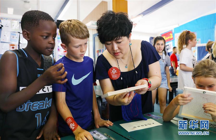 （兩會(huì)&middot;基層代表履職故事）（6）全國(guó)人大代表孫艷玲：做好非遺事業(yè)，讓古老技藝活起來(lái)