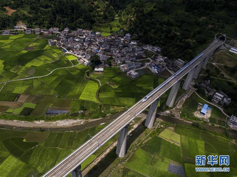 （新華全媒頭條&middot;圖文互動(dòng)）（3）山鄉(xiāng)巨變&mdash;&mdash;來自貴州扶貧一線的報(bào)告