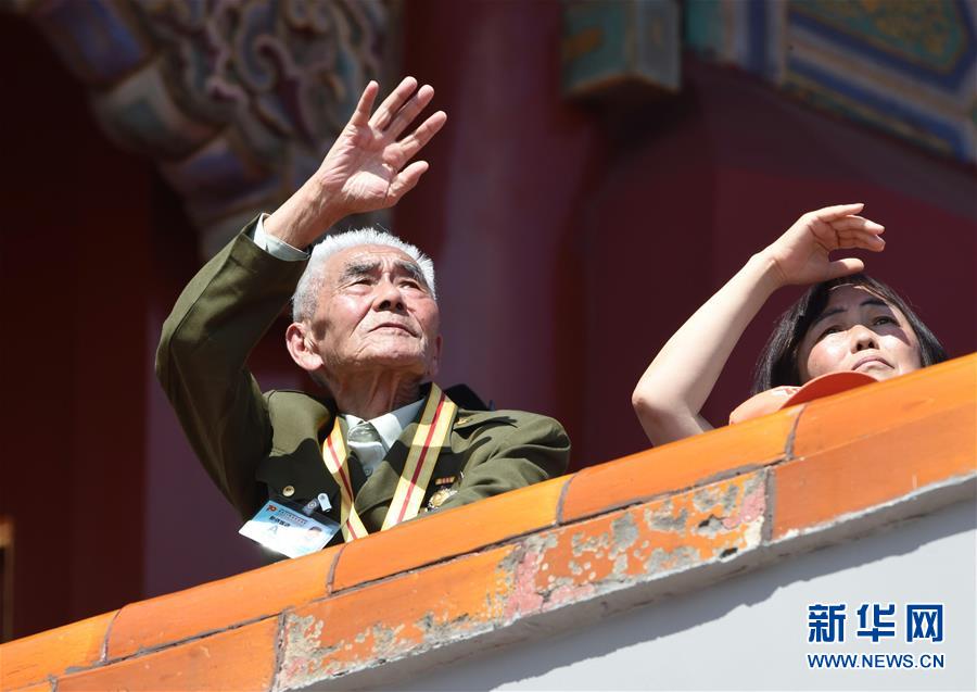 （新華全媒頭條&middot;強(qiáng)軍思想引領(lǐng)新征程&middot;圖文互動）（3）那一刻，我們光榮接受檢閱