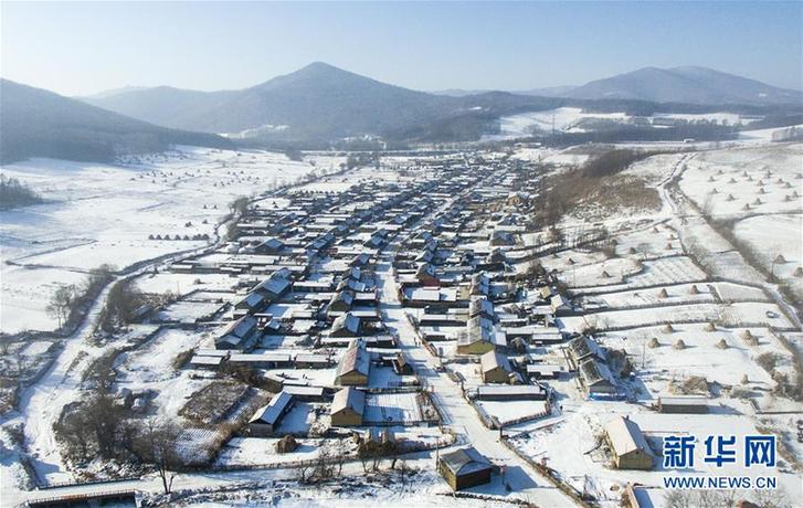 （在習近平新時代中國特色社會主義思想指引下&mdash;&mdash;新時代新作為新篇章&middot;圖文互動）（1）三年，從無名小屯到聲名遠播&mdash;&mdash;這個&ldquo;雪鄉(xiāng)&rdquo;是如何做到的？