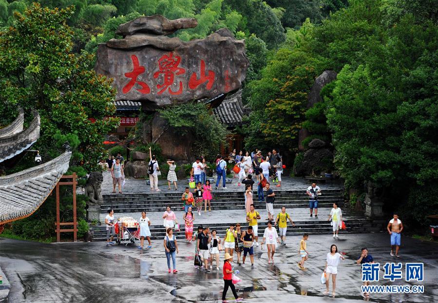 (兩會前夕看落實·圖文互動)(3)奮力脫貧攻堅 生態追“清”逐“綠”——江西落實習近平總書記全國兩會重要講話精神紀實