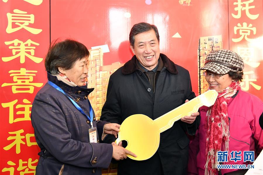 （新華全媒頭條&middot;圖文互動(dòng)）（4）承諾有&ldquo;干貨&rdquo; 落實(shí)有&ldquo;硬招&rdquo;&mdash;&mdash;&ldquo;全國兩會(huì)部長(zhǎng)通道&rdquo;上承諾踐行情況掃描