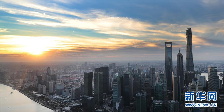 (新華全媒頭條·壯麗70年 奮斗新時代——推動高質量發展調研行·圖文互動)(7)百尺竿頭再登攀——高質量發展的“上海答卷”