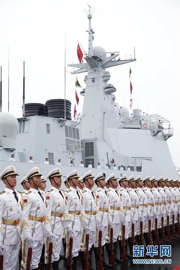 (新華全媒頭條·人民海軍70年·圖文互動)(3)奏響新時(shí)代海上和平樂章——人民海軍成立70周年海上閱兵活動紀(jì)實(shí)