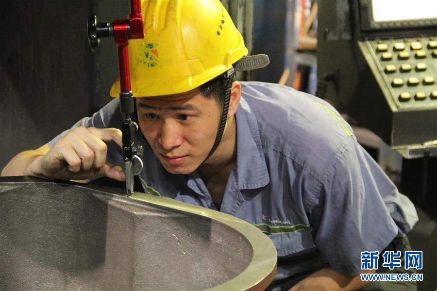 (新華全媒頭條·圖文互動(dòng))(2)讓奮斗成為人生最亮麗的底色——寫在2019年“五一”國(guó)際勞動(dòng)節(jié)到來(lái)之際