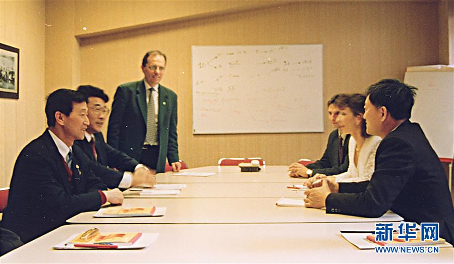 (新華全媒頭條·時(shí)代先鋒·圖文互動(dòng))(12)傳奇的英雄 無(wú)悔的忠誠(chéng)——記刑偵痕跡檢驗(yàn)專家崔道植