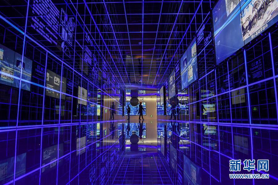 （壯麗70年&middot;奮斗新時代&mdash;&mdash;共和國發展成就巡禮&middot;圖文互動）（6）旭日映天山　邊疆展新顏&mdash;&mdash;新中國成立70年新疆改革發展巡禮