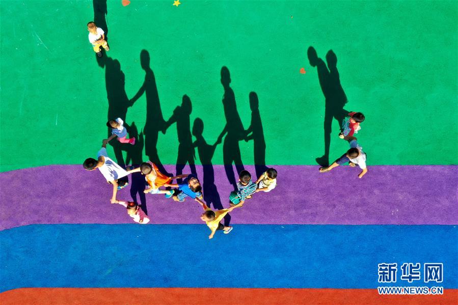 (在習近平新時代中國特色社會主義思想指引下——新時代新作為新篇章·總書記關心的百姓身邊事·圖文互動)(3)特別的愛,給特別的你——特殊教育的別樣風景