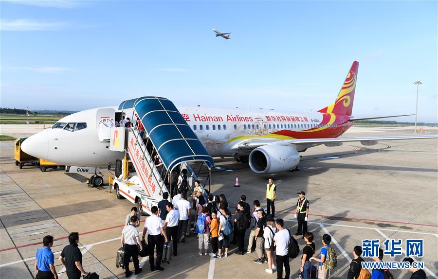 (在習近平新時代中國特色社會主義思想指引下——新時代新作為新篇章·總書記關切開放事·圖文互動)(1)開放的故事講不完——海南開放再“提速”