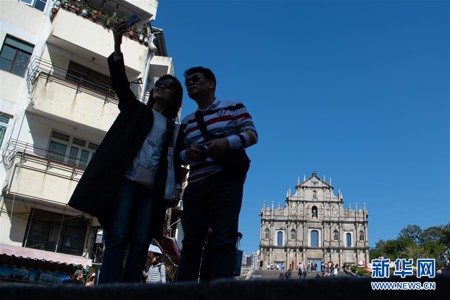 （澳門回歸20周年&middot;新華全媒頭條&middot;圖文互動）（6）回歸20年，南海明珠綻放璀璨光芒&mdash;&mdash;澳門特色&ldquo;一國兩制&rdquo;成功實踐紀實