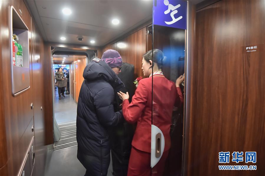 （新華全媒頭條&middot;圖文互動(dòng)）（7）百年跨越，逐夢(mèng)京張&mdash;&mdash;寫在京張高鐵開(kāi)通暨中國(guó)高鐵突破3.5萬(wàn)公里之際