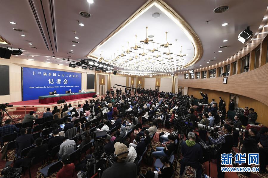 （兩會）（4）國務院扶貧辦主任劉永富就&ldquo;攻堅克難&mdash;&mdash;堅決打贏脫貧攻堅戰&rdquo;答記者問