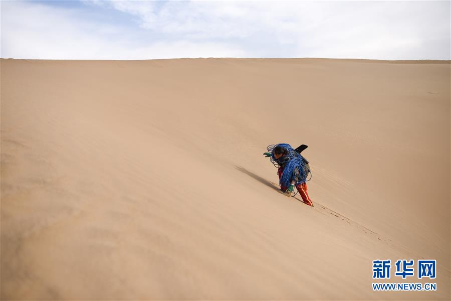 （新春走基層&middot;圖文互動(dòng)）（3）寒冬里，&ldquo;沙漠玫瑰&rdquo;猶自綻放