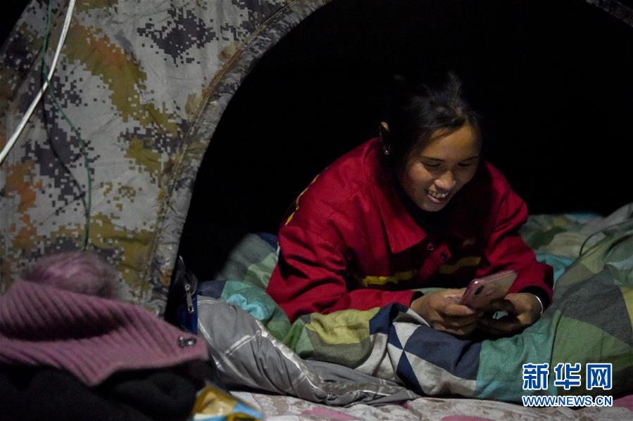 （新春走基層&middot;圖文互動(dòng)）（6）寒冬里，&ldquo;沙漠玫瑰&rdquo;猶自綻放