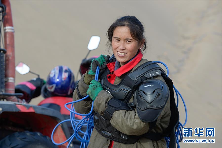 （新春走基層&middot;圖文互動(dòng)）（8）寒冬里，&ldquo;沙漠玫瑰&rdquo;猶自綻放