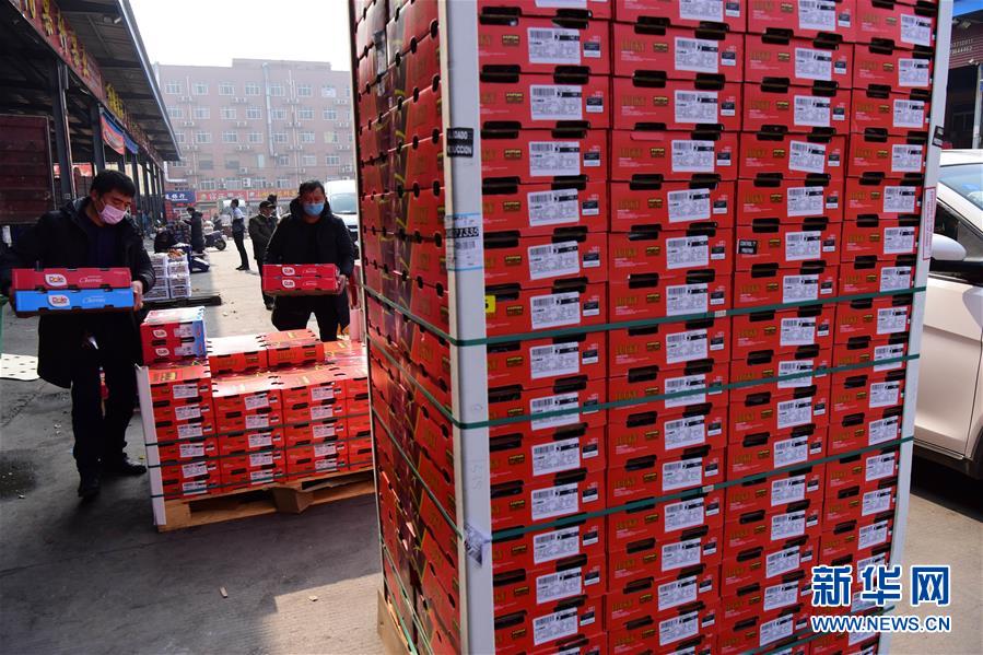 （聚焦疫情防控&middot;圖文互動）（2）吃的東西充足，做點花樣菜吧！&mdash;&mdash;中部地區最大農產品批發市場見聞 