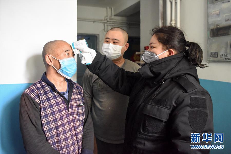 (聚焦疫情防控·圖文互動)(4)“我們多跑跑,居民更安全”——直擊新疆基層社區疫情防控